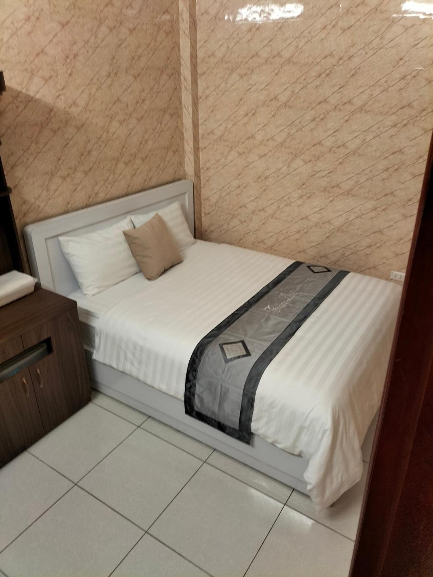 Roma Hotel Noi Bai Airport 河内 外观 照片